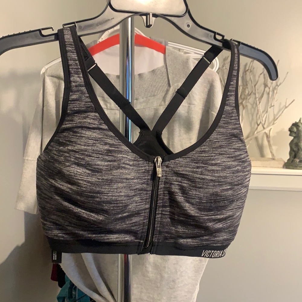 Victoria Sport knockout Bra 32ddd